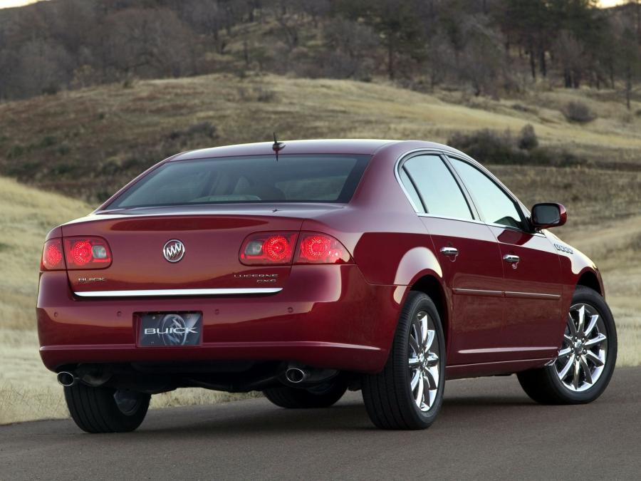  Buick Lucerne CXS 2005 года  (фото 7 из 16)
